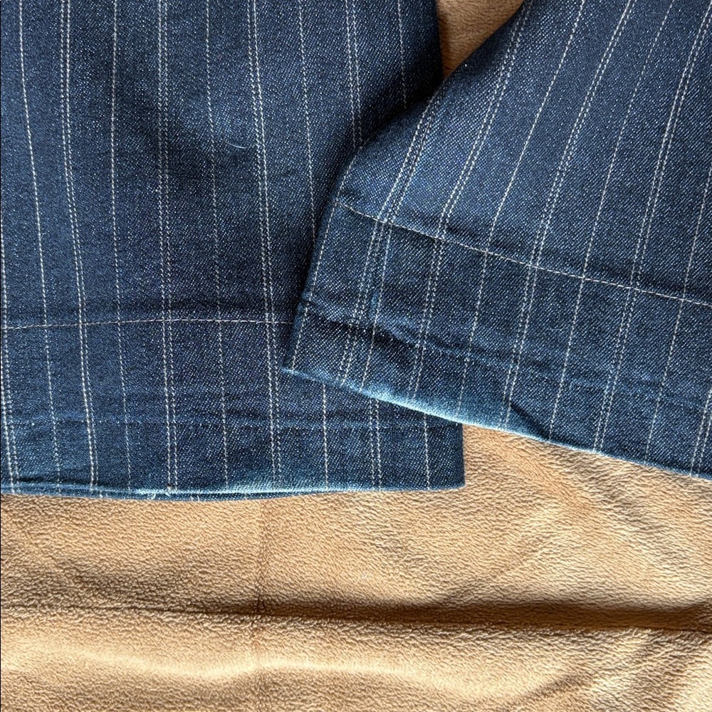 Double D Ranch Black Pinstripe Jeans. Sz 4.
Great shape! - Picture 12 of 12